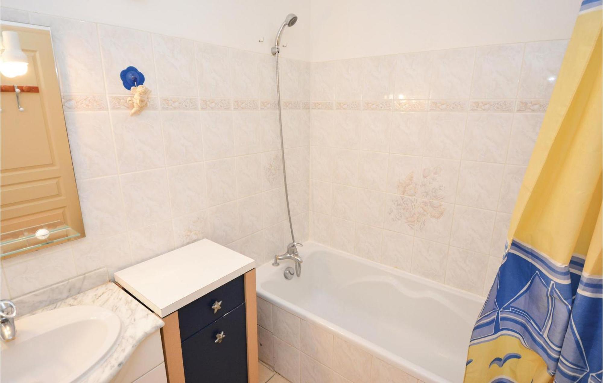 3 Bedroom Beautiful Home In Pignan Екстериор снимка