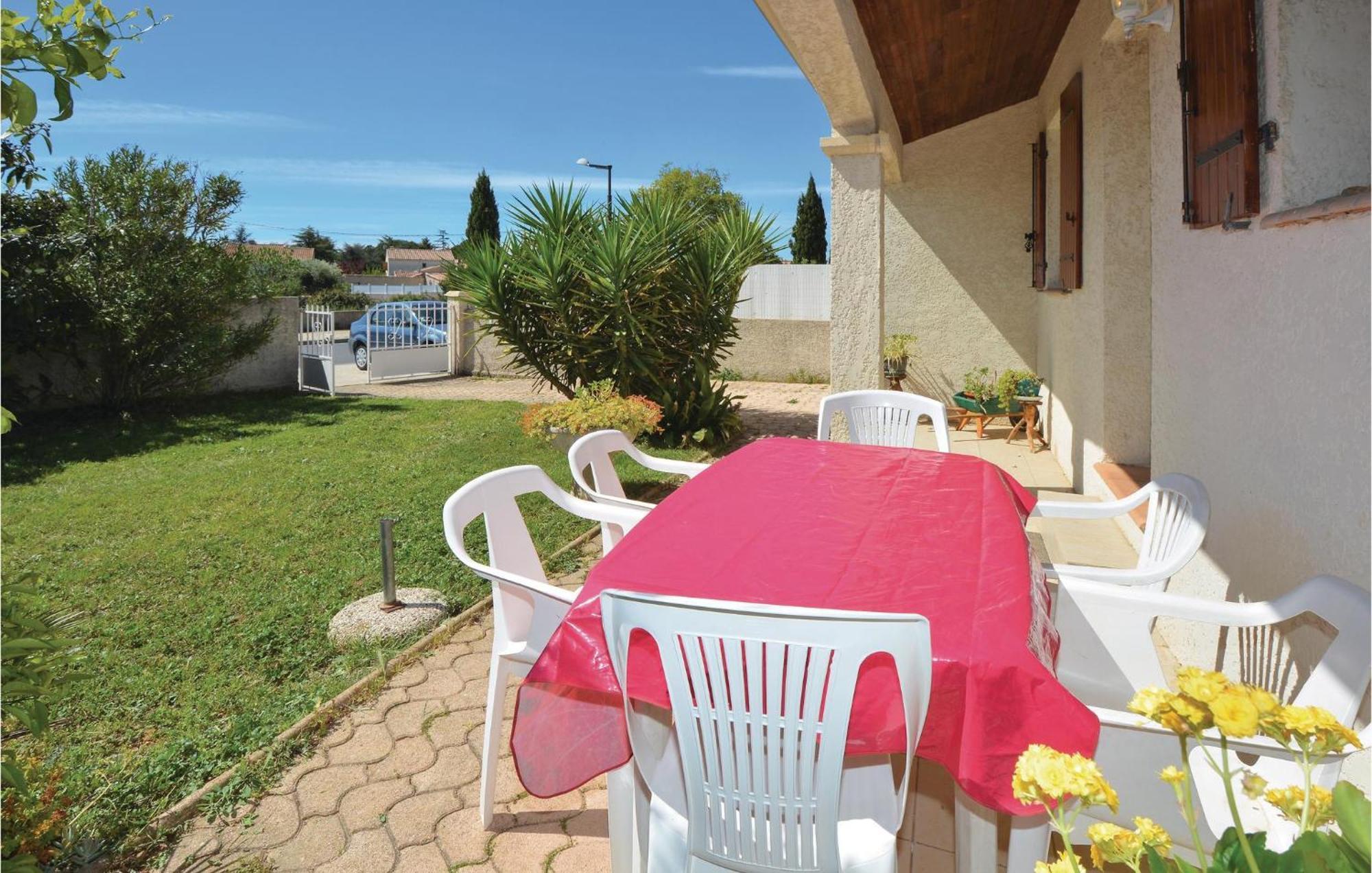 3 Bedroom Beautiful Home In Pignan Екстериор снимка