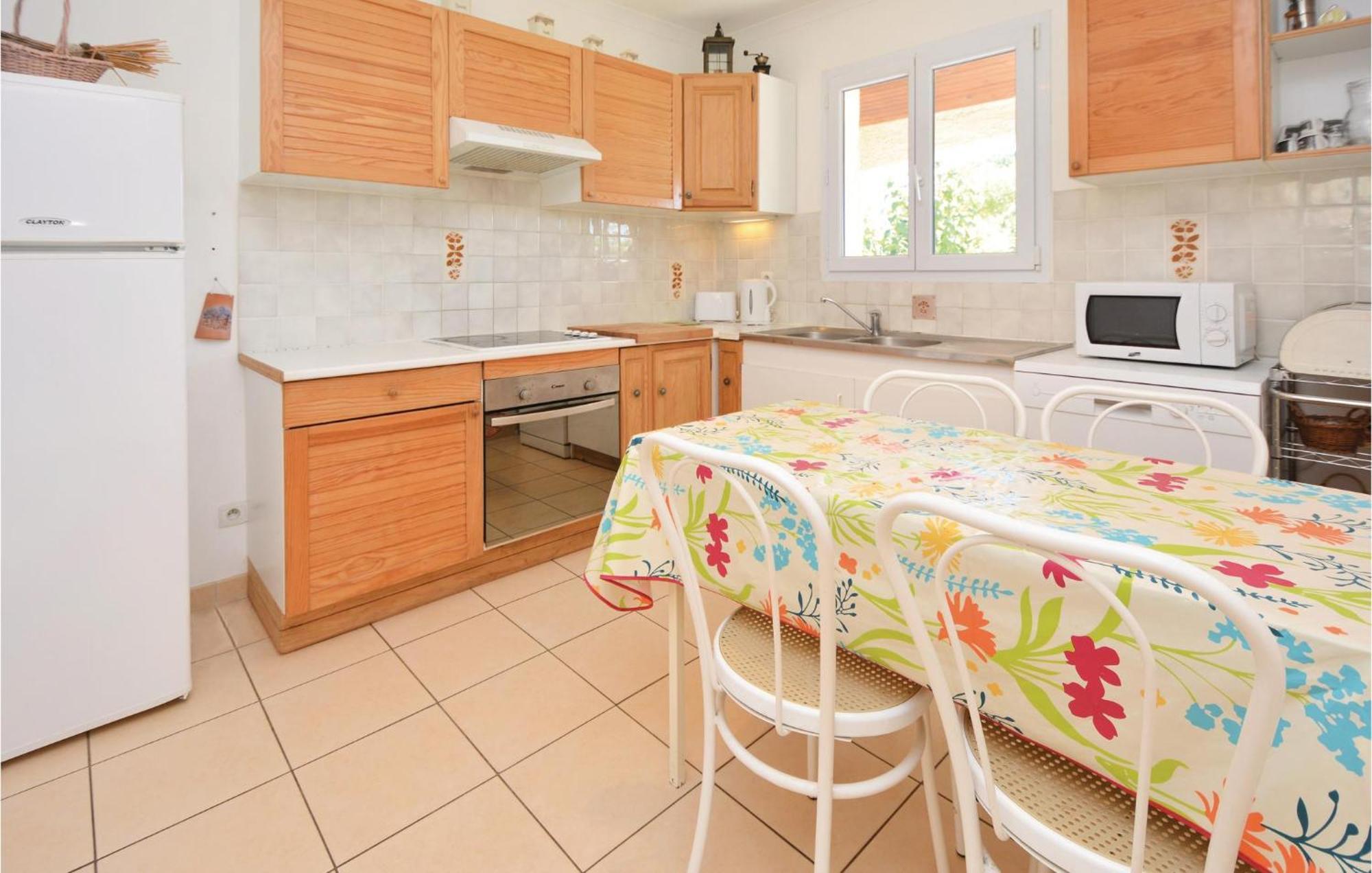3 Bedroom Beautiful Home In Pignan Екстериор снимка